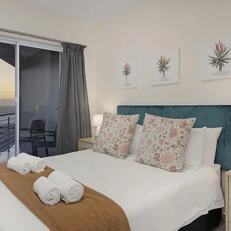 Sunset On Hill 3 By Hostagents Appartement Kaapstad Buitenkant foto